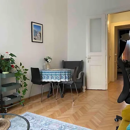 Exclusive City Center Experience - 3 * Prague