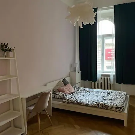 Exclusive City Center Experience - 3 * Prague